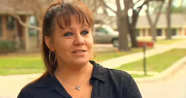 Brook Welton acolheu um jovem morador de rua em sua casa e o ensinou sobre o amor de Deus. (Foto: Reprodução/WFAA-TV)