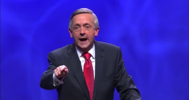Pastor Robert Jeffress lidera a Primeira Igreja Batista de Dallas, no Texas. (Imagem: Youtube)