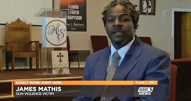 Pastor James Mathis. (Imagem: Wave News)