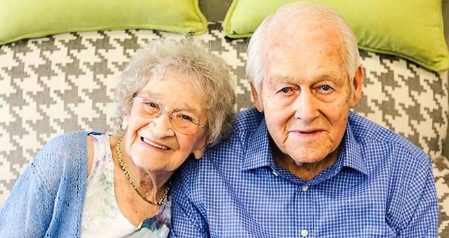 Donald e Vivian Hart estão com 99 anos de idade e completando 80 anos de casamento. (Foto: ABC News)
