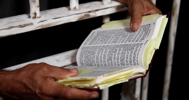 Dok* passou 13 anos preso e evangelizou detentos e policiais neste período. (Foto: backyardskeptics.com)