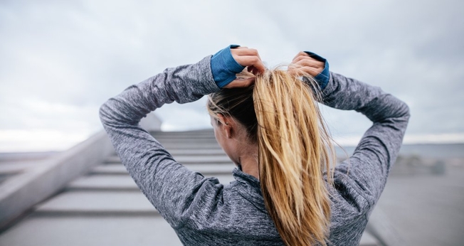 Saiba cuidar do cabelo antes, durante e depois dos treinos. (Foto: Jacob Ammentorp Lund/Thinkstock/Getty Images)