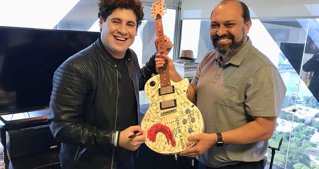 No dia 1º de dezembro, o álbum completo estará disponível nas plataformas digitais. (Foto: Divulgação).