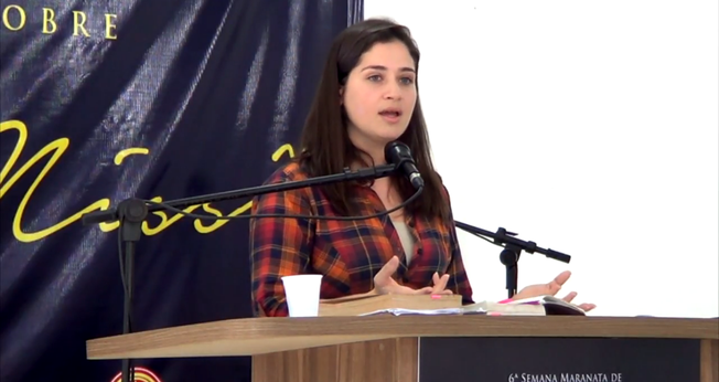 Renata Veras é autora do blog cristão Mulheres em Apuros. (Foto: Reprodução).