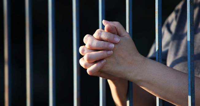 Kishi foi presa por tráfico de drogas e na prisão acabou sendo evangelizada. (Foto: Canal Ciências Criminais)