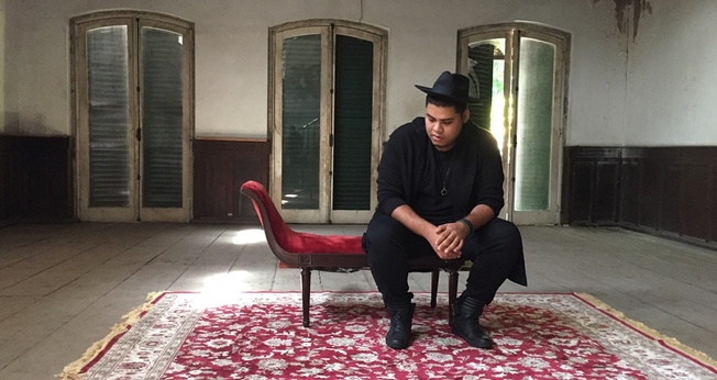 O cantor já prepara seu novo single em dueto com Michele Nascimento. (Foto: Divulgação).