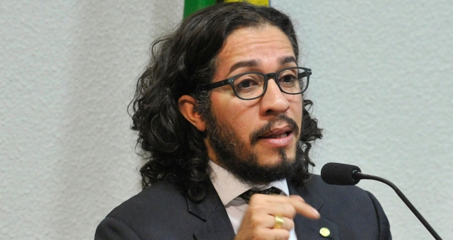 Jean Wyllys é apoiador do ensino do islamismo nas escolas públicas, mas agora lança projeto "Escola Sem Religião". (Foto: Wikipédia)