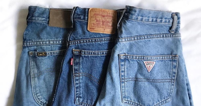 Especialistas dão dicas para prolongar a qualidade do seu jeans. (Foto: Reprodução/Instagram/@reusebrecho)