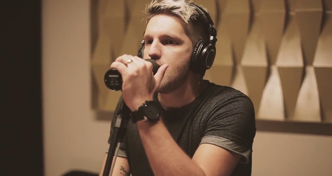 Thiago Caires é um compositor de mão cheia. (Foto: Reprodução).