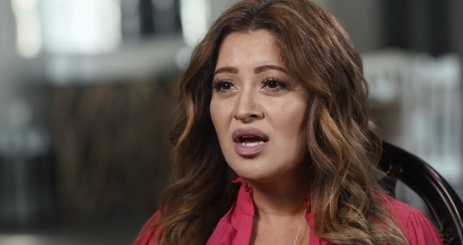 A mãe de Isela introduziu a introduziu no mundo do ocultismo logo cedo. (Foto: Reprodução).