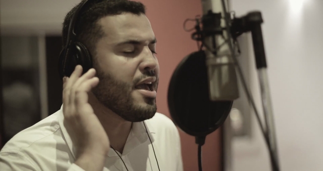 Produzida por Alessandro Dourado, a música foi escrita pelo próprio cantor. (Foto: Divulgação).