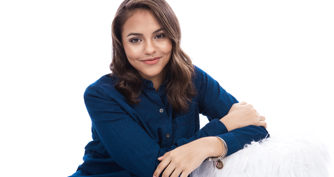 Em poucos meses de lançamento, os vídeos de Julia atingiram mais de 3 milhões de visualizações. (Foto: Divulgação).