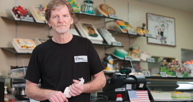 Jack Phillips disse que no início do mês, cerca de 400 pessoas fizeram fila na frente de sua confeitaria para celebrar sua vitória. (Foto: Matthew Staver / USA TODAY).
