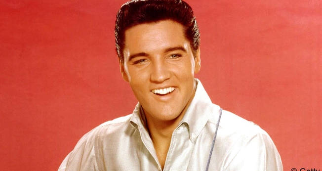 O álbum contará com vocais de apoio de artistas que dividiram o palco com Presley. (Foto: Reprodução).