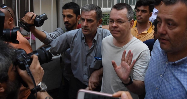 Pastor Andrew Brunson participou de uma audiência em um tribunal turco, no dia 18 de julho. (Foto: Reuters)