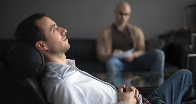 O estudo afirma que as terapias para mudança de orientação sexual tem melhorado a saúde mental dos participantes. (Foto: Reprodução)