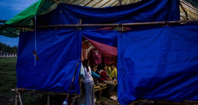 O relatório afirma que existem mais de 106 mil civis étnicos deslocados por conflitos. (Foto: Hkun Lat).