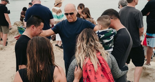 Greg Laurie afirmou que para se ter um novo avivamento é preciso fazer ações como em outros avivamentos. (Foto: Harvest)