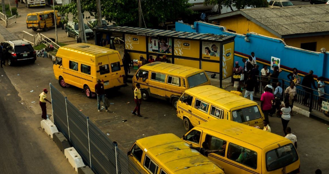 A imprensa local informou que a violência começou como um ataque de jovens que atacaram o mercado. (Foto: Reprodução)