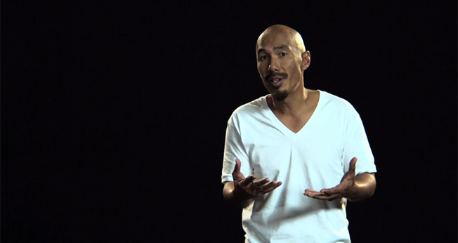 Francis Chan diz que muitos dependem de coletes salva-vidas para navegar no Evangelho. (Foto: Flannel)