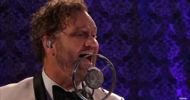 Ganhador do Grammy, o talentoso arranjador e compositor é também um dos mais reconhecidos artistas da série Gaither Homecoming. (Foto: Reprodução).