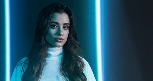 A artista conta que o single foi rapidamente finalizado e, musicalmente, revela sua identidade de forma singular. (Foto: Divulgação).