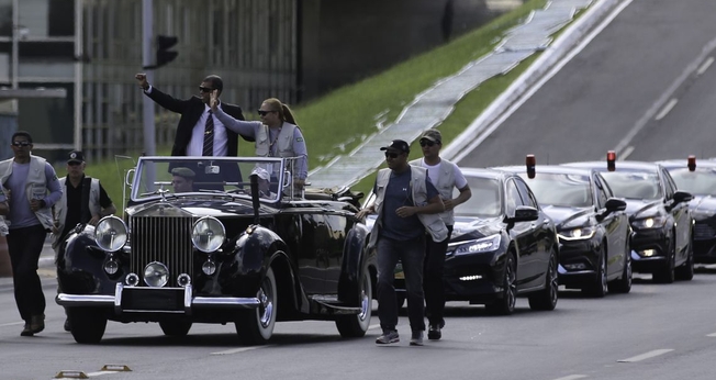 Equipe de segurança faz ensaio para posse do presidente eleito Jair Bolsonaro na Esplanada dos Ministérios. (Foto: Fabio Rodrigues Pozzebom/Agência Brasil)