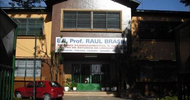 Escola Raul Brasil, em Suzano. (Foto: Facebook / Reprodução)