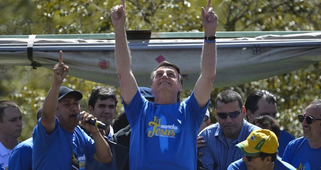 O presidente Jair Bolsonaro, participa da Marcha para Jesus e pela Família em Brasília. (Foto: Marcello Casal Jr./Agência Brasil)