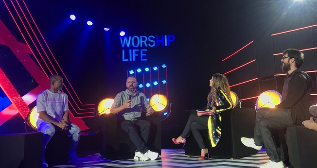 Aline Barros recebeu convidados na estreia de seu programa "Worship Life", contando com o apoio da Deezer. (Foto: Divulgação)