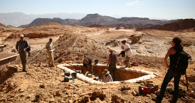 Escavações de antigas minas de cobre fazem parte do Projeto do Vale Central de Timna, da Universidade de Tel Aviv. (Foto: E. Ben-Yosef/Central Timna Valley Project)