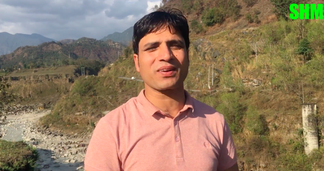 Pastor Keshab Acharya foi preso após orar repreendendo o coronavírus em uma pregação. (Foto: Morning Star News)