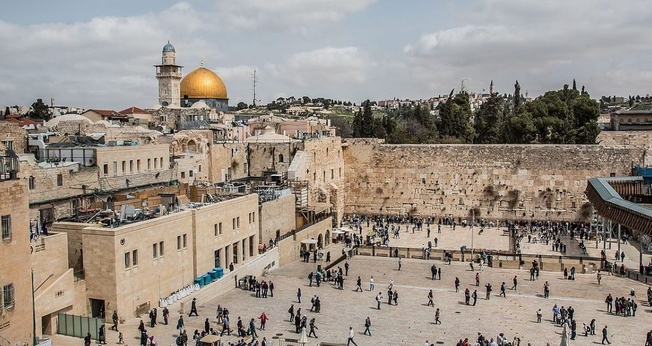 Muro das Lamentações, em Jerusalém, será um dos locais sagrados de Jerusalém aberto para visitação virtual durante a Páscoa. (Foto: Google Maps)