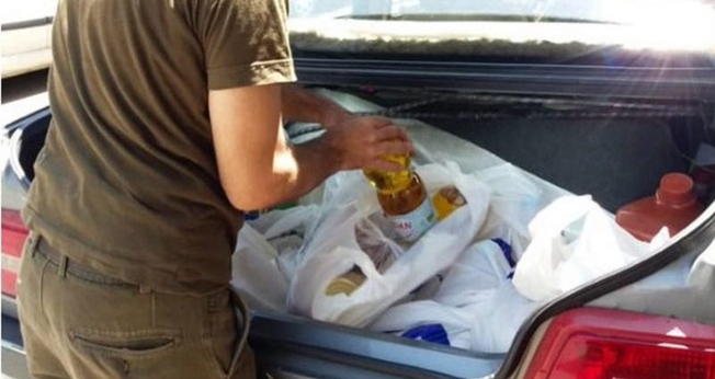 Cristãos usaram de seus próprios recursos para comprar alimentos e doar a famílias necessitadas de suas comunidades. (Foto: Portas Abertas - EUA)