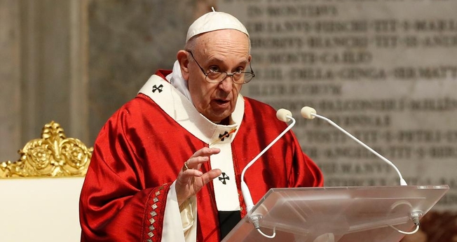 Papa Francisco celebra missa na basílica de São Pedro, no Vaticano. (Foto: REMO CASILLI / POOL PHOTO VIA AP)