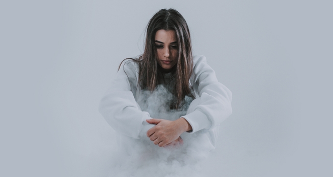 Isadora Pompeo está divulgando os singles que formam seu próximo álbum "Processo". (Foto: Divulgação)