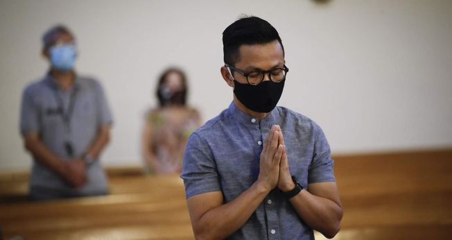Justiça americana decidiu que a Califórnia não pode proibir cultos em ambientes fechados. (Foto: Marcio Jose Sanchez/AP Photo)