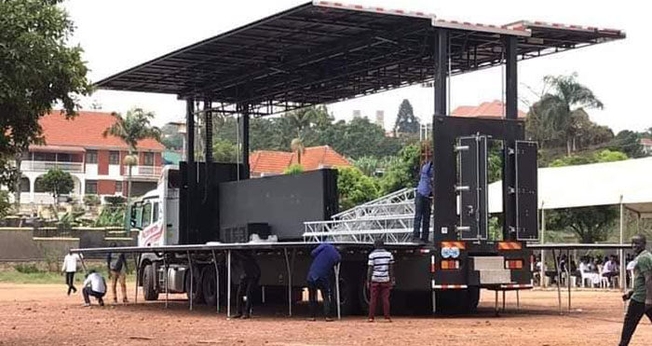 O automóvel para evangelismo é o primeiro do tipo em Uganda. Foto: Uganda Christian News).