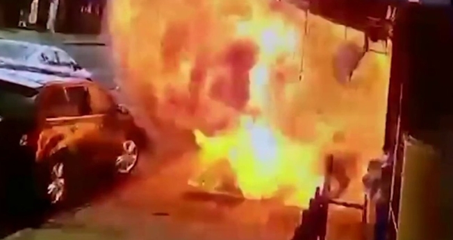 Barry West estava caminhando por uma calçada de Nova York quando a explosão ocorreu. (Foto: NBC New York)