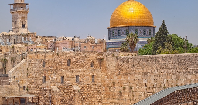 Cúpula da Rocha e Muro das Lamentações, Monte do Templo, Jerusalém. (Foto: Ray in Manila / Flickr)