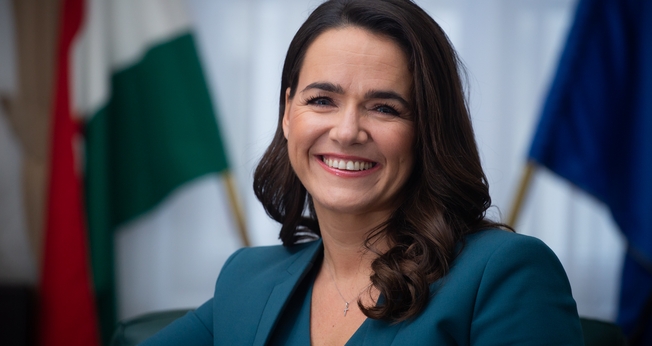 Primeira mulher eleita presidente da Hungria é cristã. (Foto: Twitter/Katalin Novák)