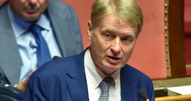 Senador italiano de direita é alvo de críticas. (Foto: Divulgação/Lucio Malan) 