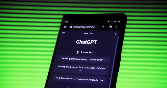 Ativistas reescrevem Gênesis pelo ChatGPT. (Foto ilustrativa: Mojahid Mottakin/Pexels)