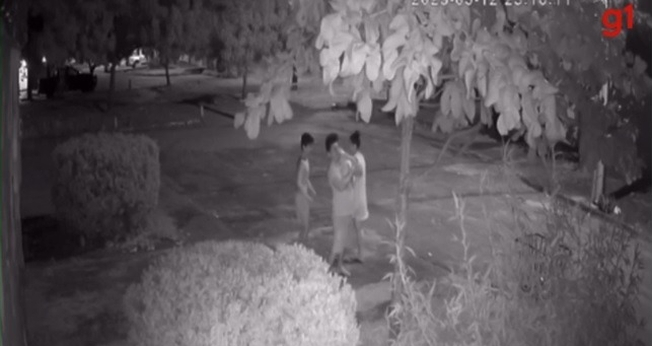 Imagem da câmera de segurança no momento do incidente. (Foto: Reprodução/G1) 