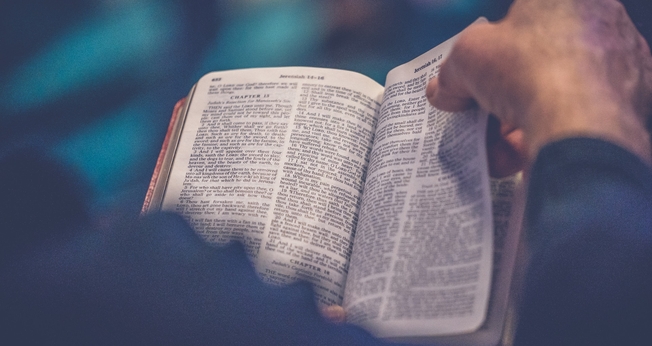 A Palavra de Deus o libertou. (Foto: Reprodução/Unsplash/Rod Long)