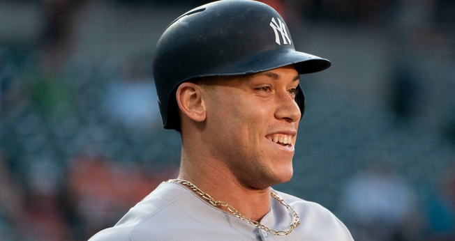 Aaron Judge, defensor direito do New York Yankees durante um jogo em 2018. (Foto: Wikimedia Commons/Keith Allison)