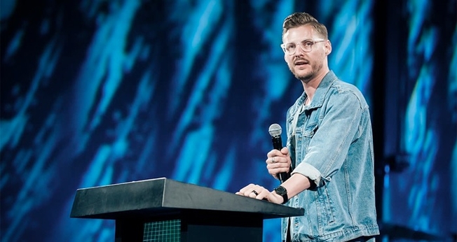 O pastor Jarrid Wilson morreu aos 30 anos após cometer suicídio. (Foto: Harvest Christian Fellowship)
