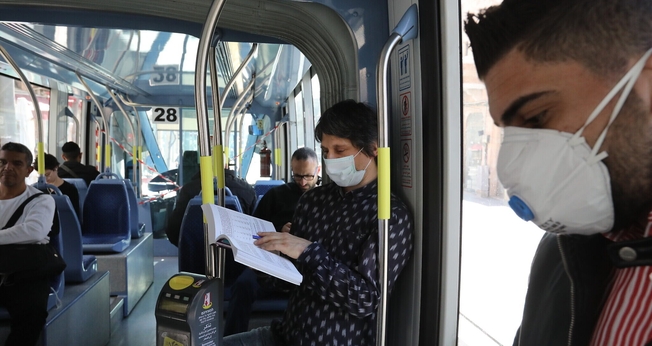 Passageiros em transporte público de Jerusalém. (Foto: Yossi Zamir/Flash90)