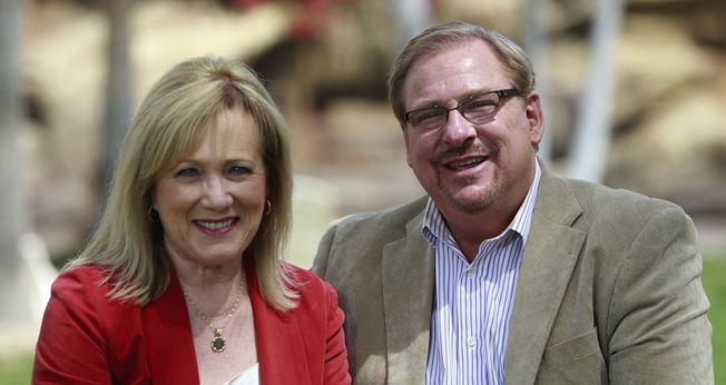 Rick Warren lidera a Igreja de Saddleback, na Califórnia (EUA). A denominação tem atualmente 20.000 membros espalhados pelos Estados unidos.