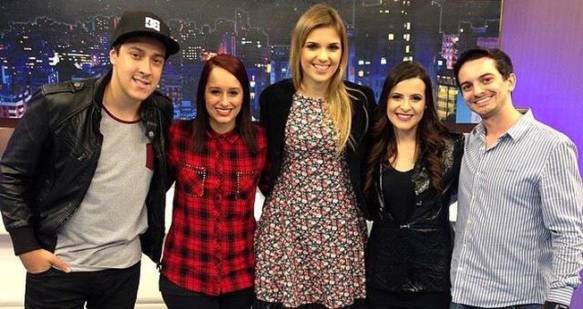 O Ministério Adoração Central tem trabalhado na divulgação de seu primeiro CD "Sobre Coisas Espirituais" e suas músicas já estão alcançando grande repercussão nas rádios e nas mídias sociais.